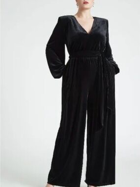 Eloquii Black Velvet Wrap V-Neck Long-Sleeve Jumpsuit NWT ( missing belt)